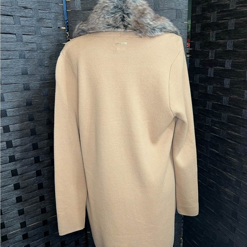 Vintage Anne Klein neutral-colored Cardigan with removable Faux Fur Collar - Picture 3 of 12